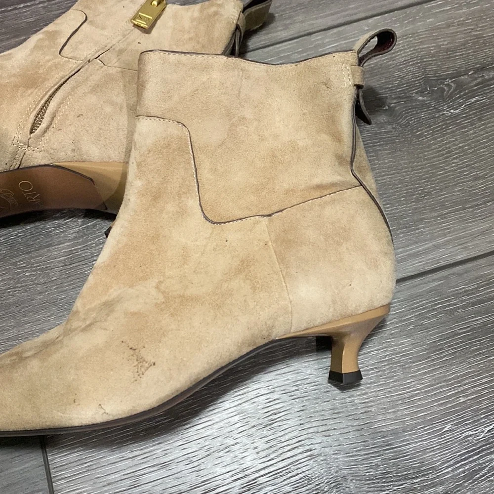 NWT! Sarto Tan Suede Ankle Boots